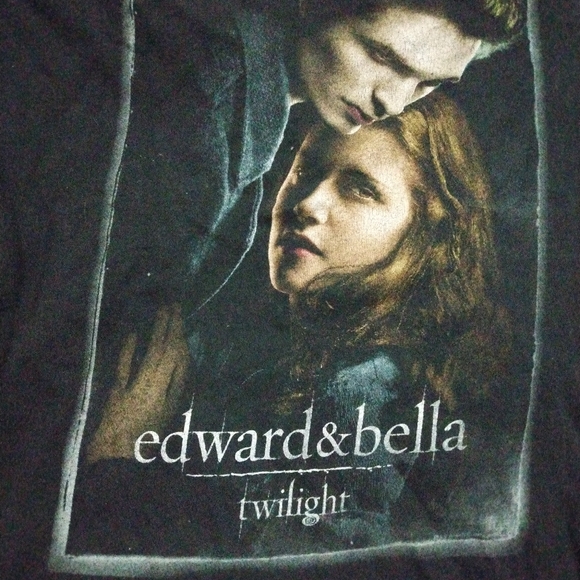 Edward and Bella twight shirt Cullen Jacob vampires - Picture 1 of 3